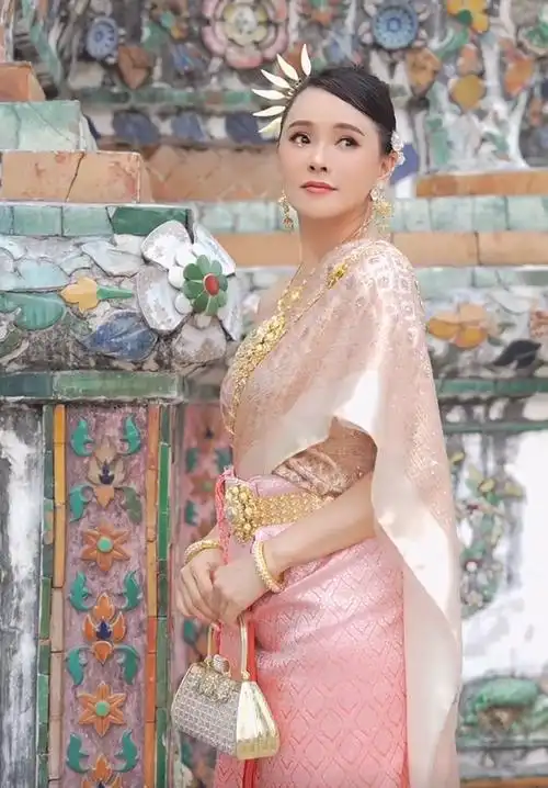 伊能静在上海庆55岁生日!