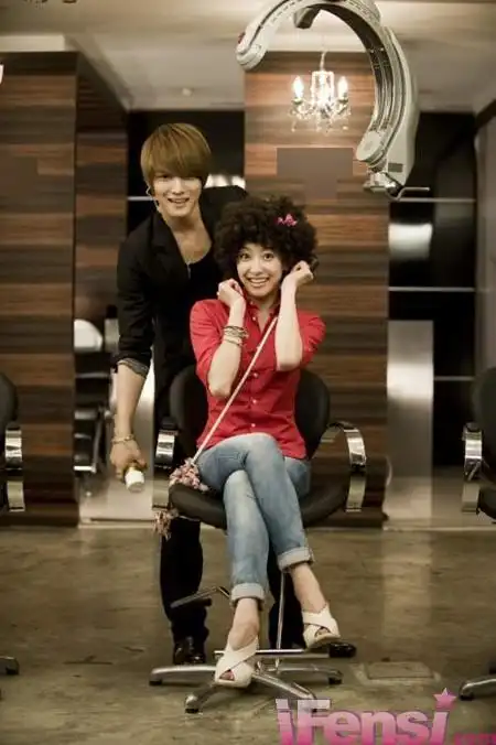 exo鹿晗尼坤韩庚super junior 盘点和宋茜合影的美男子们(组图) (9)