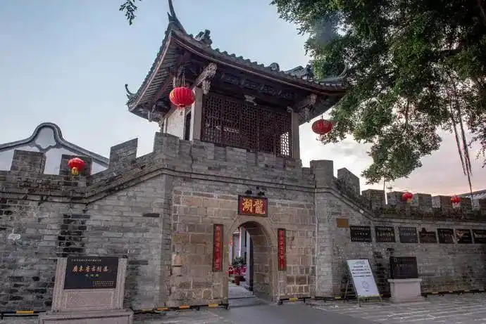 隔江守望鱼米之乡江东和千年古镇龙湖同建美丽乡村