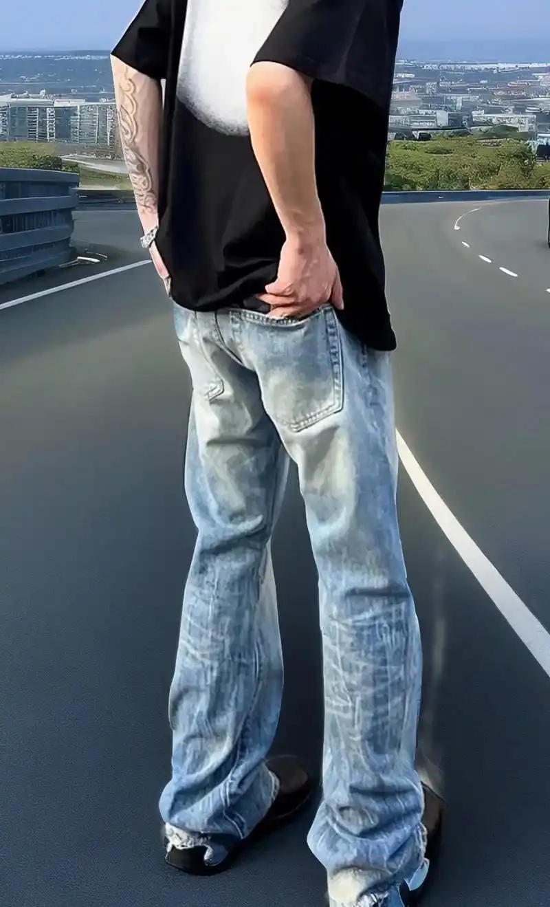 标题:90男士牛仔裤新宠,微喇叭来袭! 正文