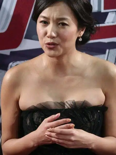 0   赵薇性感熟女风写真   版