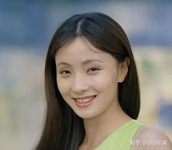 如果你没有看过小陶虹笑着时候的照片,那么你可能永远都不知道什么叫