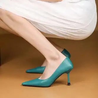 arshfe绿色高跟鞋女细跟秋法式新款18岁礼浅口尖头职业通勤软皮单鞋
