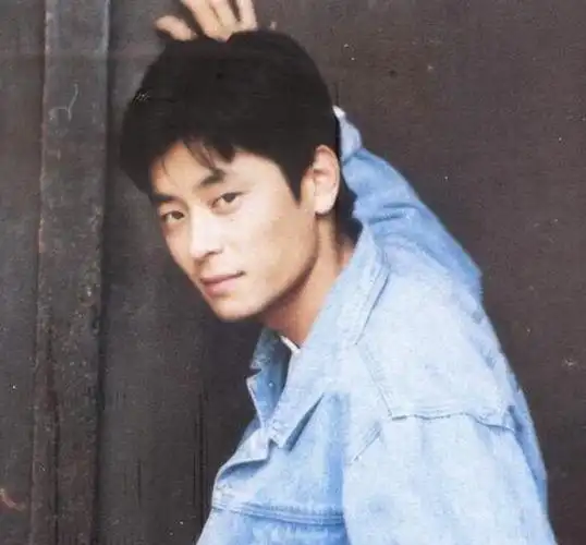 58岁王杰近况沧桑粉丝暖心送生日祝福多次伤感发文我老了