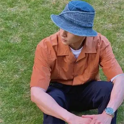 清爽帅气的干净大男孩潮男头像图片 ins风高级质感成熟男人头像_男生