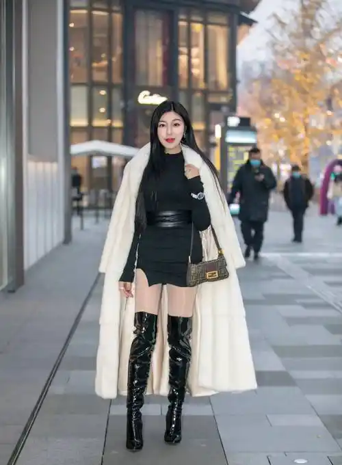 女神节必备!高筒靴点燃女性魅力,让你焦点_时尚_整体_双腿