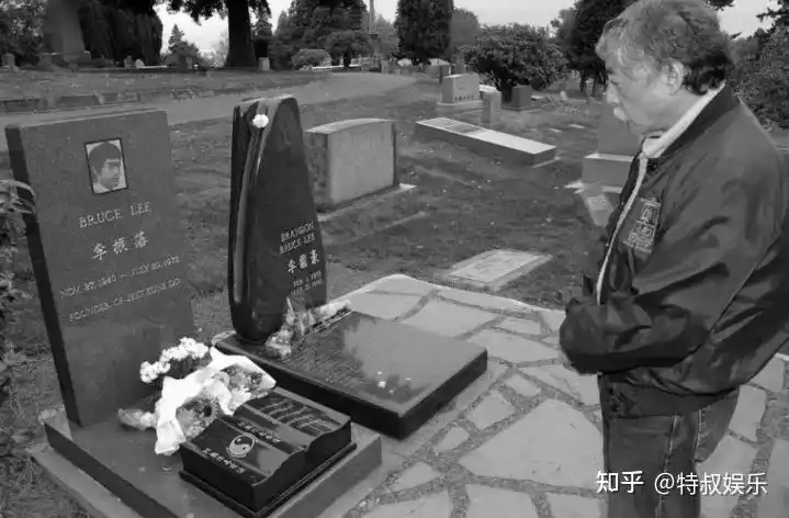 2021开年逝世的七位名人孙侨潞猝死李小龙的守墓人也已离开