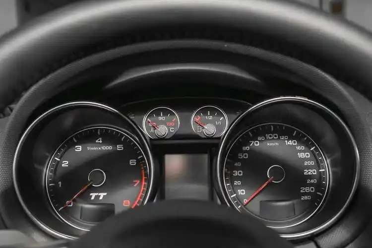 【奥迪ttcoupe 45 tfsi 白色经典版仪表盘图片-汽车图片大全】-易车