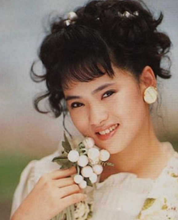 原创不懂伊能静年轻多美?看了她旧照后,才懂是秦昊捡到宝