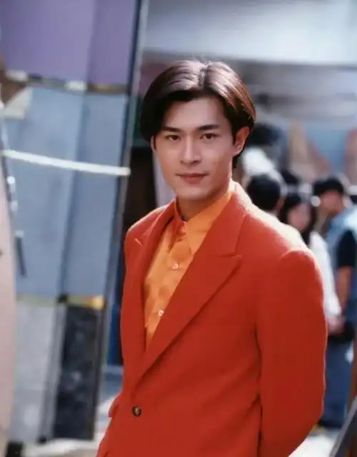 谁给古天乐搞的眉毛啊!好奇怪 年轻时真的很帅!