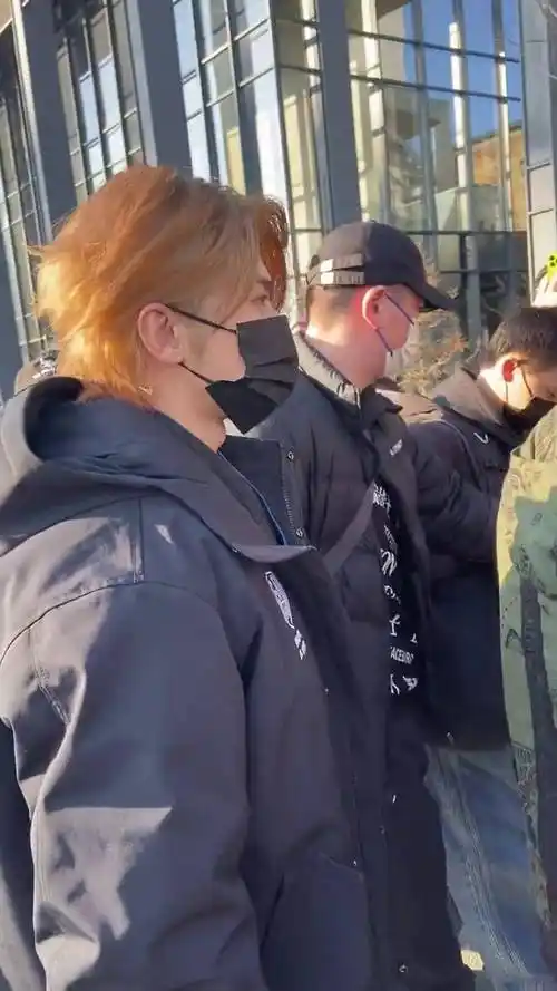 赵丽颖和古力娜扎,乔欣等美女穿裙装比美,这是属于小花们的春天_漂亮