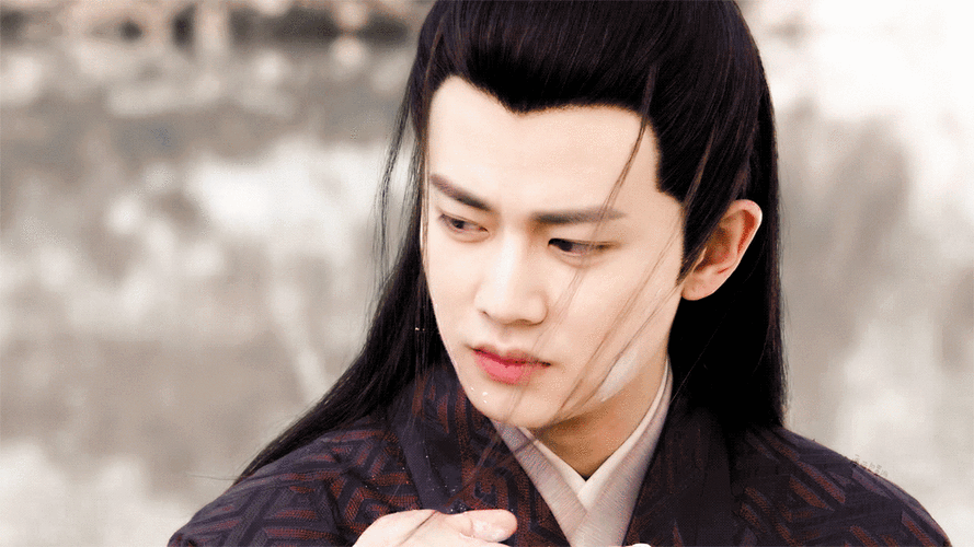 任嘉伦地勤(多样任嘉伦地勤到顶流)