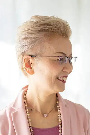 60到80岁女性发型可以试试这三种利落时尚很精致