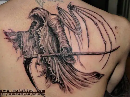 背部帅气的死神纹身图案