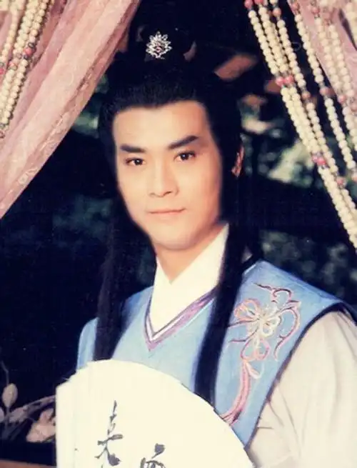 郑少秋年轻时候太帅了他的英气足以代表一个时代