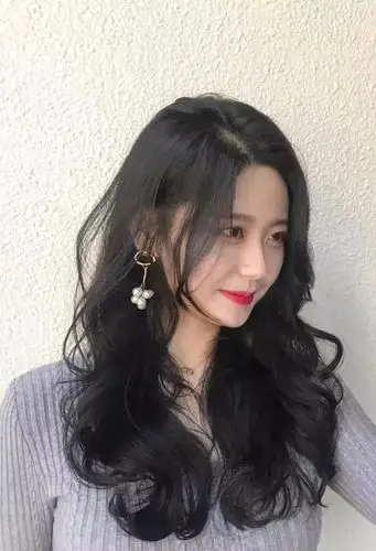 女生甜美云朵烫头发大全