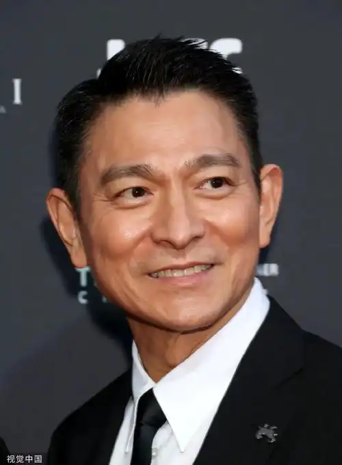 刘德华 屹立舞台42年,依然保持这个状态,心态,积极活跃在 - 抖音