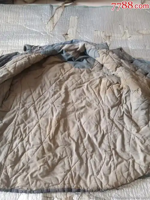 怀旧刚解放老手工补丁棉衣