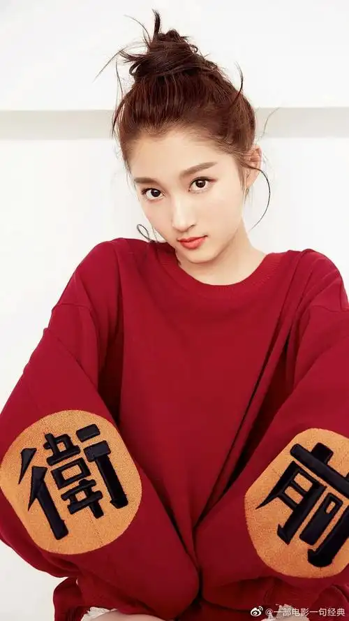 灵动少女关晓彤,俏皮可爱!