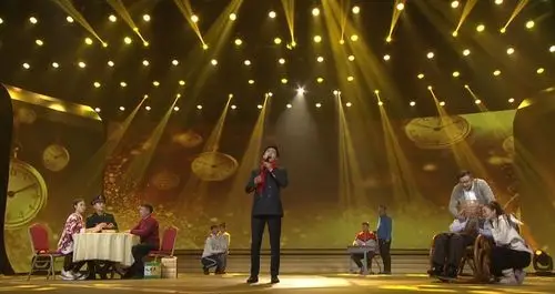 吉林农民村晚蒙古族青年歌手傲日其愣走心演唱父亲的目光唱哭全场