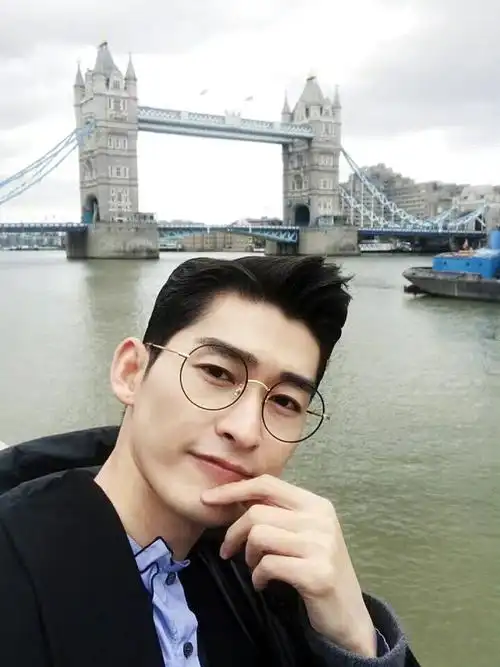 一觉醒来张翰变成了你的老公