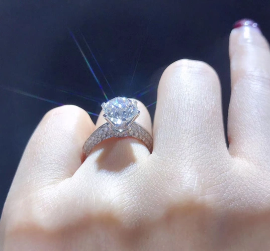 钻戒二手钻石奢侈品一克拉克拉戒指男女高价铂金手饰