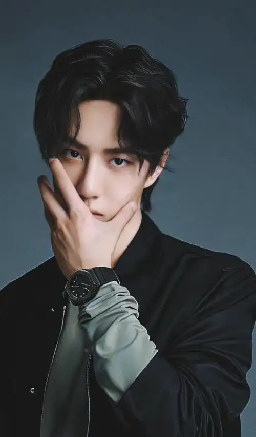 是神颜也是神图,王一博这氛围感真是绝了!