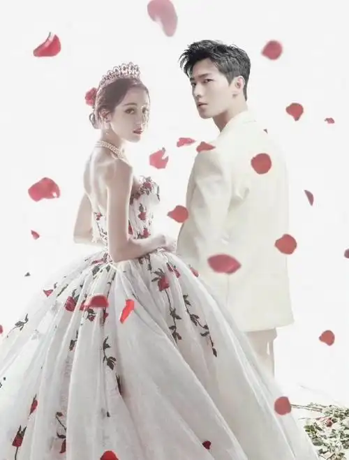 原创荣耀夫妇成今年最热cp,迪丽热巴杨洋颜值太高,两人简直太配了