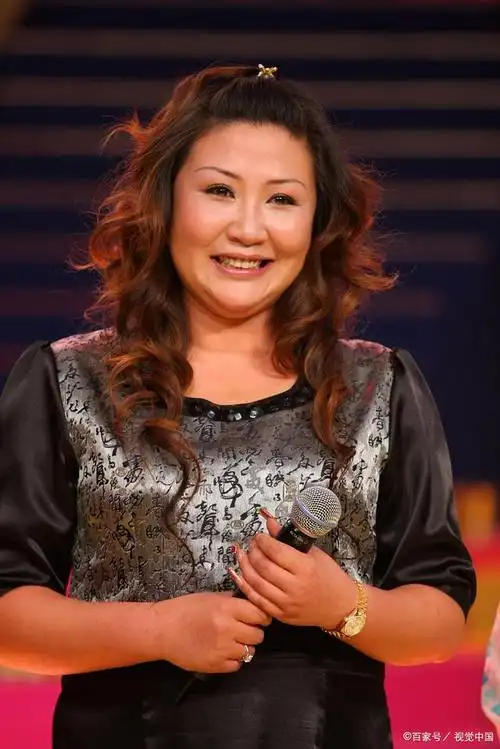 王小利前妻温美玲独自住院无人照顾