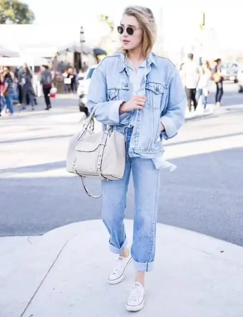 女牛仔外套最佳搭配裤子图片牛仔减龄显白搭配攻略