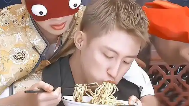 黄景瑜极限挑战大口吃面