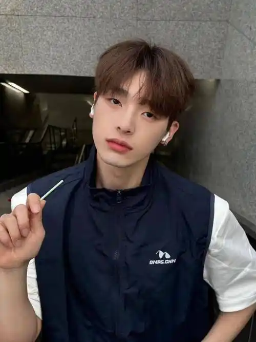 一定要尝试的男生发型太帅啦