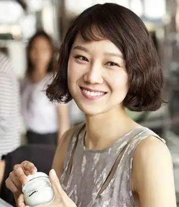 胖子圆脸适合烫什么发型男,微胖圆脸男人该剪什么发型?让你瘦脸有道!