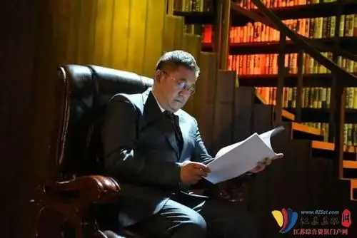 给《舌尖上的中国》配音秘诀是"好奇"_ 人物专访_名人访谈_江苏新闻