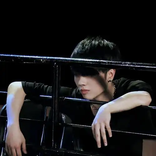 [华晨宇图集]华晨宇帅气写真高清图片图片大全 - 搜图界