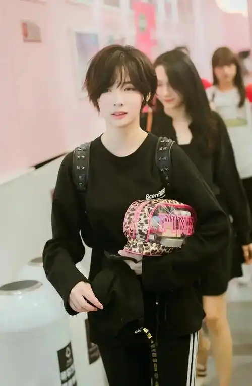 鹅,你敢不敢给赵粤一个短发帅气舞台!终于来了.