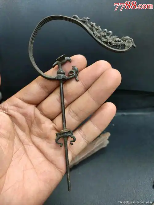 清代镂空松鼠吃葡萄鸟笼钩