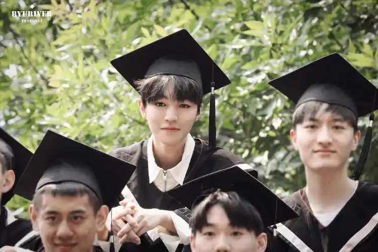 谁没看过王俊凯毕业照我都会很伤心的ok