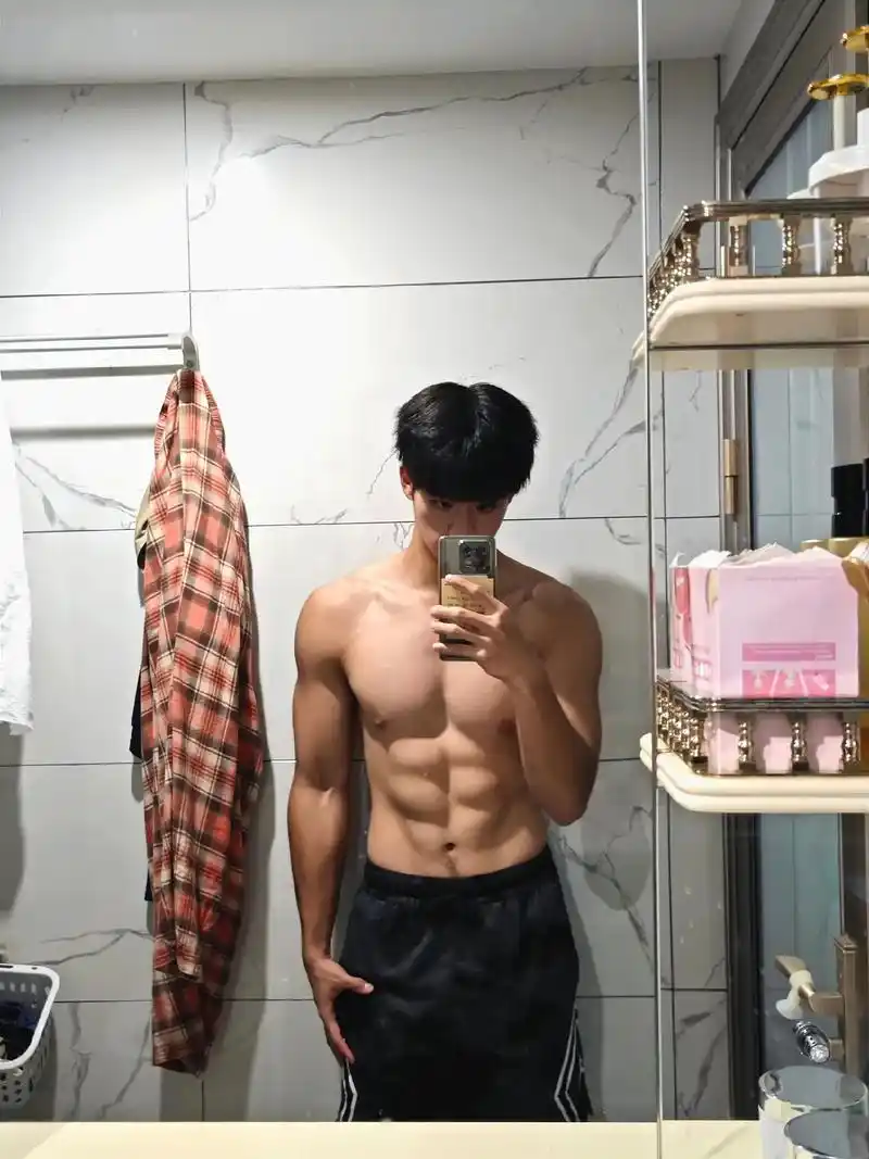 马嘉祺超绝肌肉线条 #健身 #硬拉会导致腰间盘突出吗 最新图文 男女不