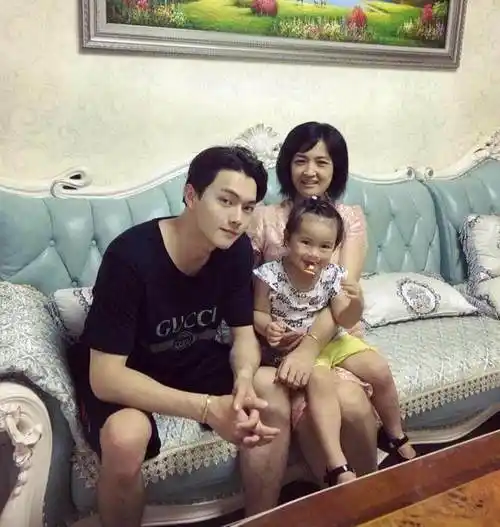 《延禧攻略》火热开播, 男二许凯帅的有点过了, 原来是妈妈的功劳