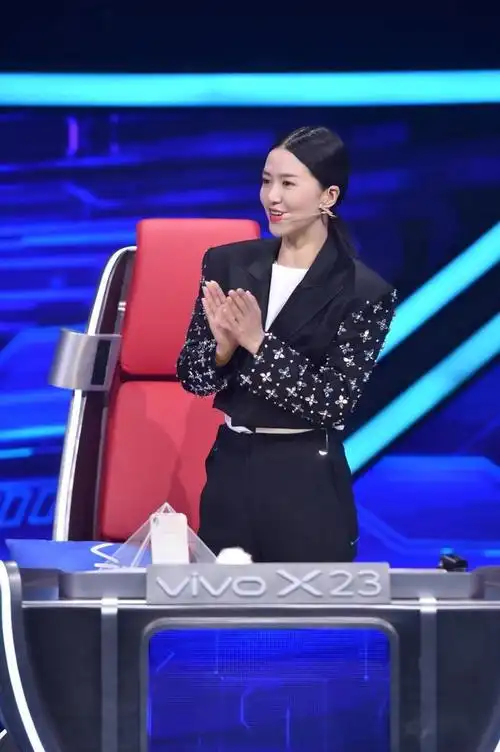 谭维维要在《梦想的声音》为"前男友"穿婚纱?