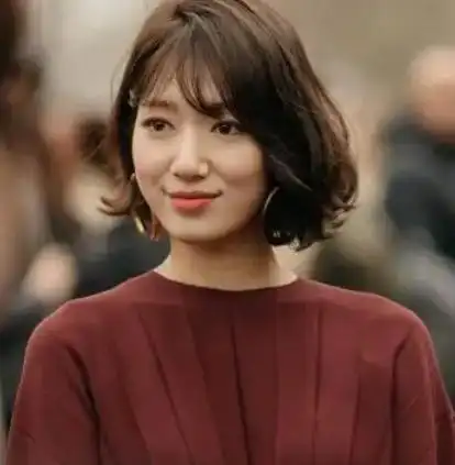 头顶尖两边塌陷适合什么发型