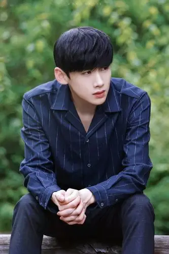 白敬亭cr中四叽