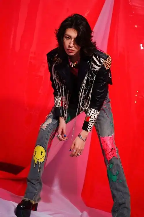 小鬼南京演唱会##小鬼这一身好亚比