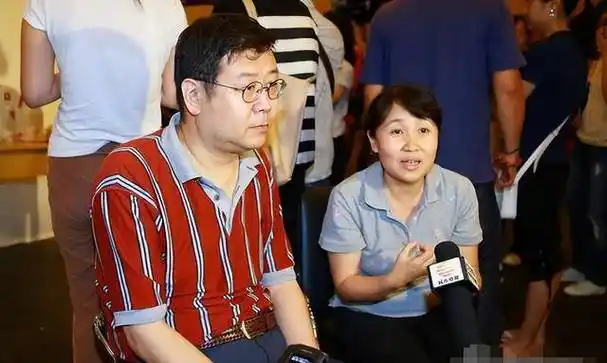 胖星梁冠华一生最正确的决定,娶才貌双绝的唐烨,用婚姻改变命运