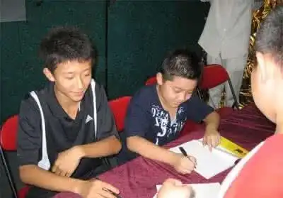 《家有儿女》幕后花絮,图一感动,图三回忆,童年的记忆!