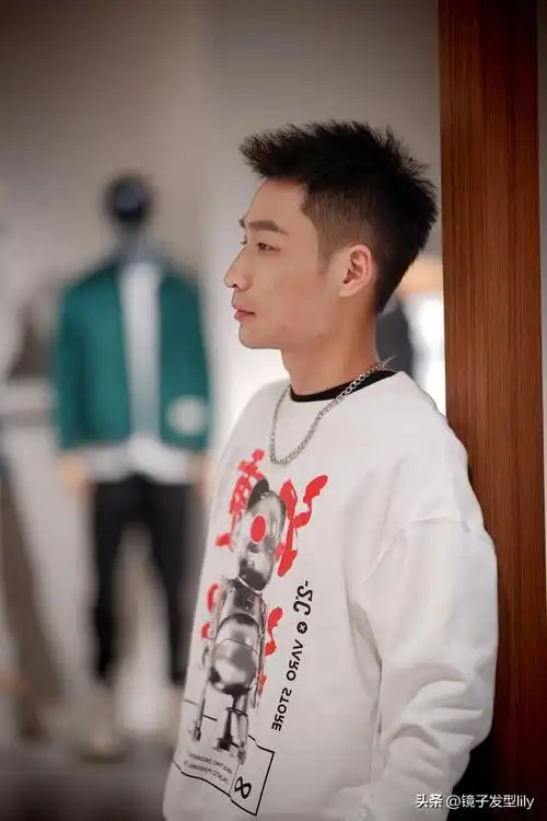 头大的男生适合什么发型,头大的男生适合什么发型学生党(这15款男士