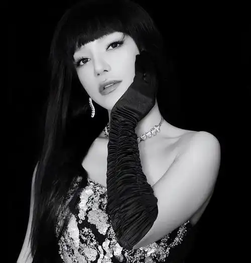 超级女声冠军江映蓉整容失败像怪物全身只剩眼球是自己的