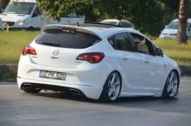 别克英朗改装居然这么帅