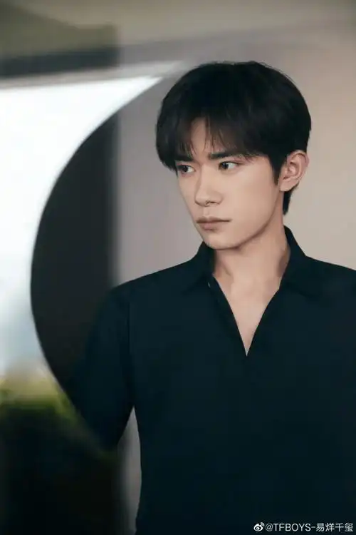 无锡三奚置业有限公司成立于2021年8月,法定代表人为罗勇,由南山控股